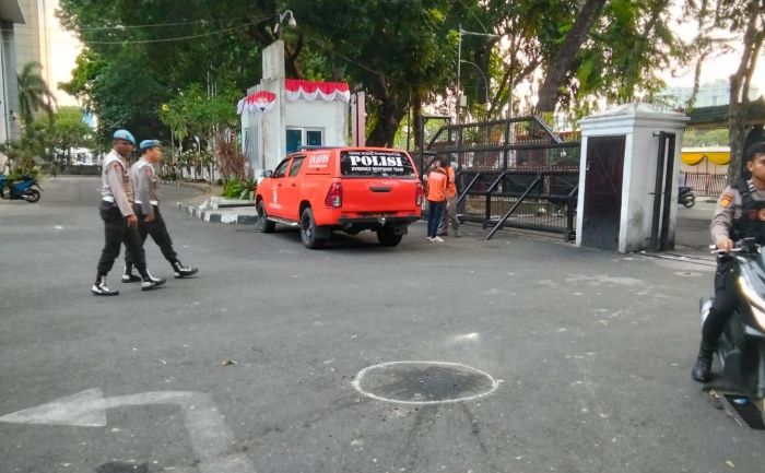 Gedung DPRD Sumut Dilempar Bom Molotov, 26 Orang Diamankan Polisi
