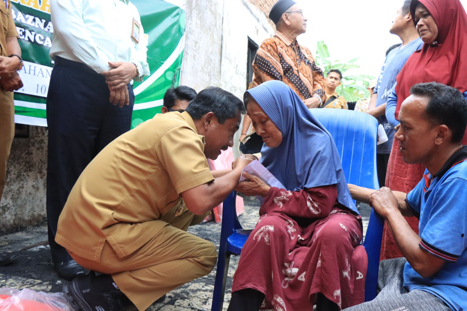 Wali Kota dan Wakil Wali Kota Binjai Tinjau Lokasi Kebakaran di Kelurahan Sukaramai