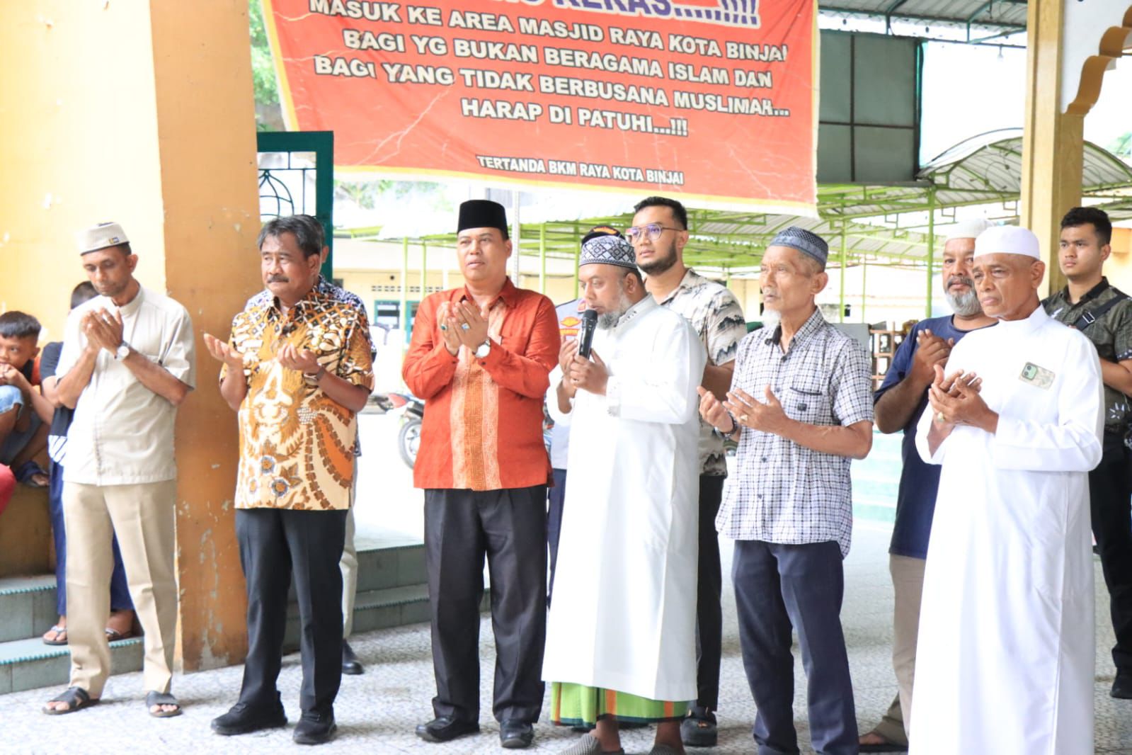 Wali Kota Binjai Serahkan Bantuan Sapi Kurban dari Presiden RI