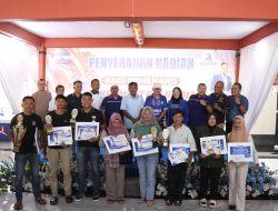 Wali Kota Binjai Serahkan Piala Turnamen Bola Voli AHY Cup 2025