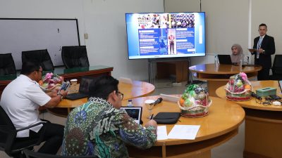 Kepala Bapenda Kota Medan, Dr. M. Agha Novrian, S.STP., M.Si saat paparkan Laporan Akhir Proyek Perubahan dalam Seminar PKN di Ruang Seminar BPSDM Provinsi Sumatera Utara, Rabu (23/9/2026).