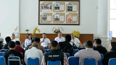 Disnaker Provinsi Sumut melakukan Konferensi Pers terkait program-program Disnaker tentang ketenagakerjaan. Kegiatan yang difasilitasi Dinas Kominfo Sumut ini berlangsung di Lobby Dekranasda Lantai 1 Kantor Gubernur Sumut Jalan Diponengoro Kota Medan, Rabu (21/10/2026).